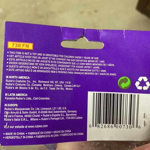 Red Foam Clown Nose - Picture 2 of 3